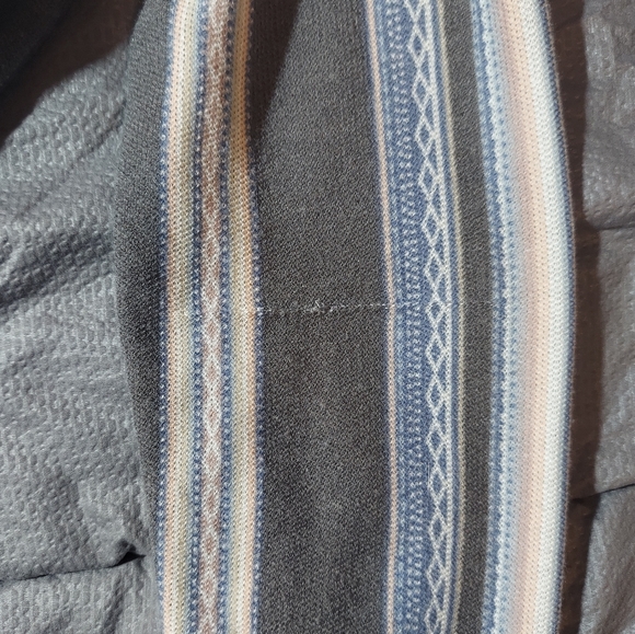 Lightweight Aztec hoodie - Picture 10 of 10